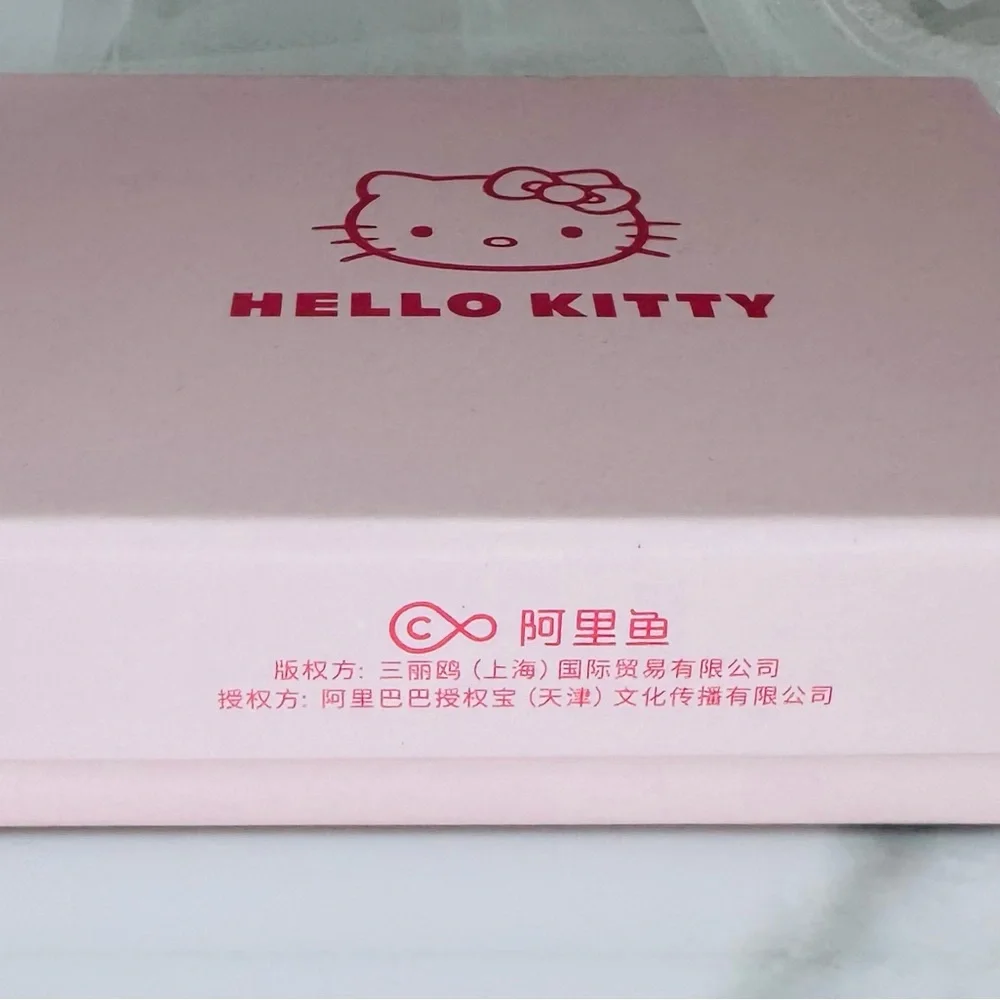 Hello Kitty Quilted Black Card Carrier - Picture 6 of 6